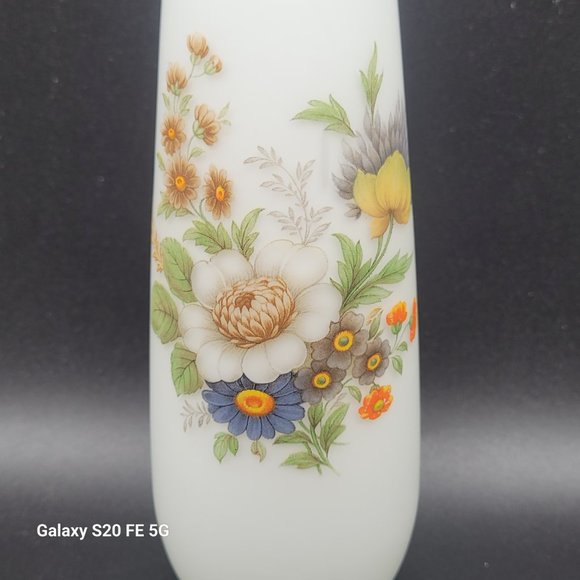 Vintage White Satin Frosted BUD Vase Made In Italy Flower Design 8” - Picture 2 of 8